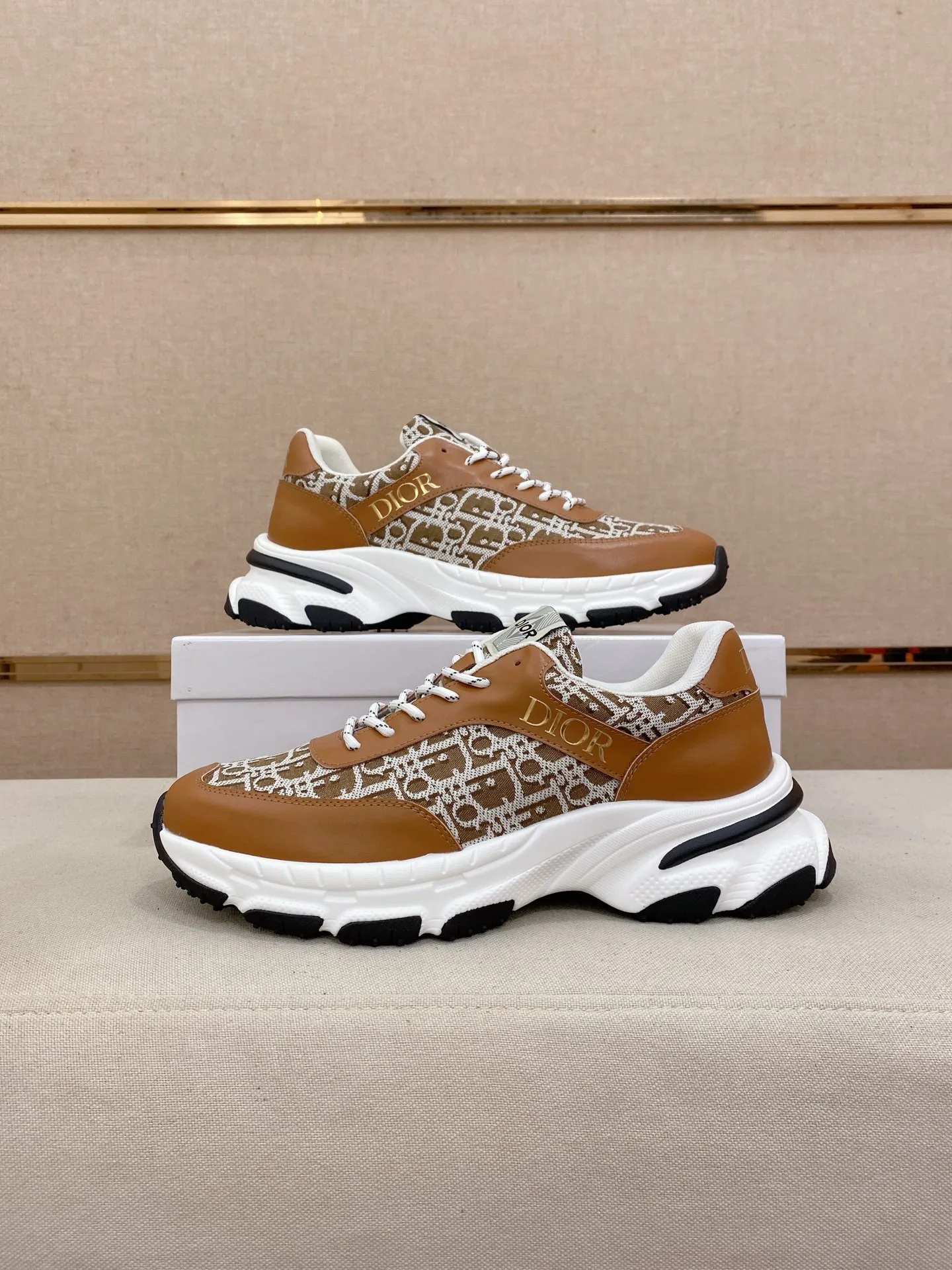 Men's clothing and shoes 442💰🇮🇹🇮🇹Dior d The new model is on sale at the same time at the counter. The upper 🇮🇹 is imported Italian first-layer cowhide, and the lining is fully imported sheepskin 💪💪. It is a complete 1⃣️ to 1⃣️ replica 🇮🇹💪💪, ⚠ Sole: The original sole is specially provided by the original factory. The exclusive movable molded sole is super comfortable. ⚠Original factory single goods, 🔍🔍high quality, you can enter and leave the counter at will, welcome to compare⚠. Code number: 38-44. Can be customized for 45 non-refundable.